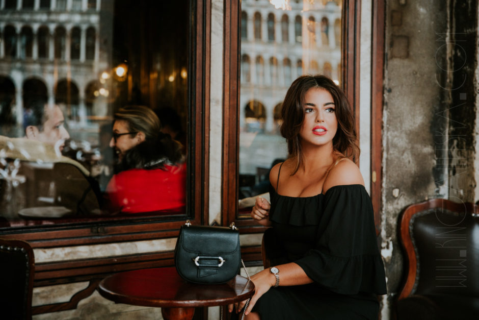 Portrait Photographer - Fashion Blogger Shoot in Venice, Italy