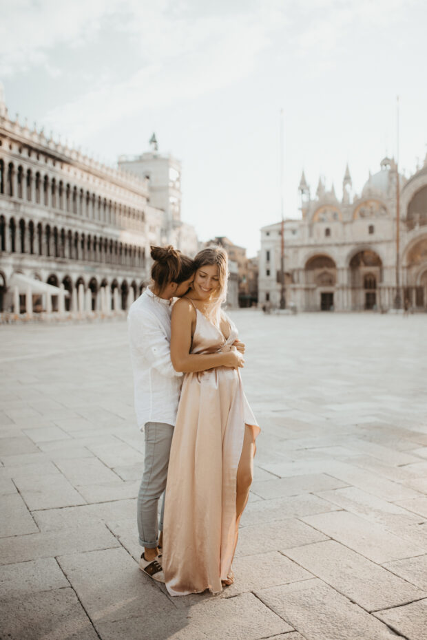 romantic elopement photoshoot in Venice