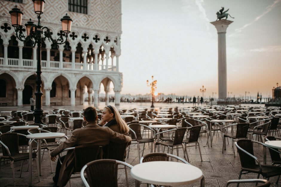 couples photographer venice italy piazza san marco sunrise