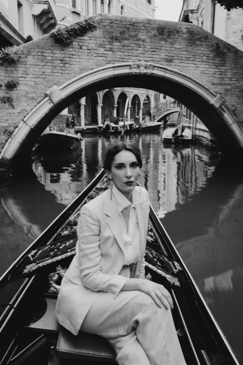 gondola ride - woman portrait - female photographer